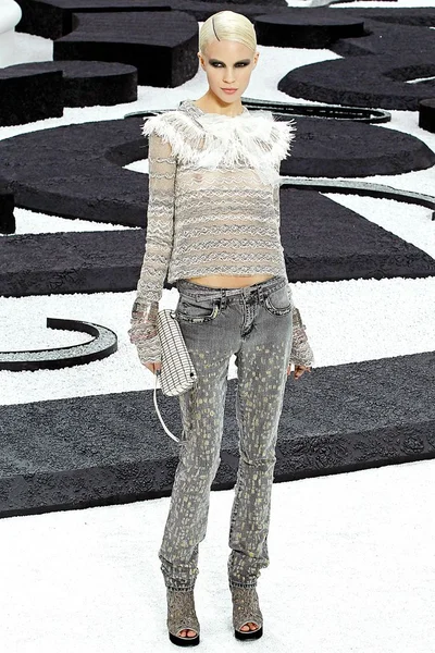 Look 32